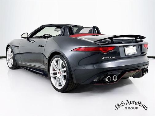 2016 Jaguar F-TYPE R