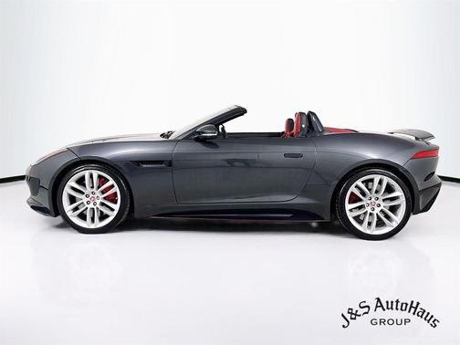 2016 Jaguar F-TYPE R
