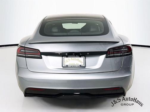 2025 Tesla Model S Plaid