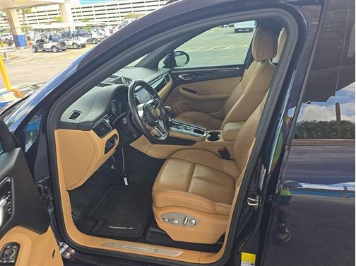 Blue 2018 Porsche Macan S