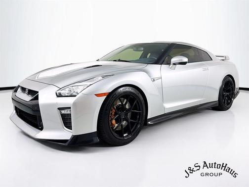 2020 Nissan GT-R Premium