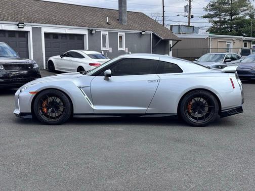 2020 Nissan GT-R Premium