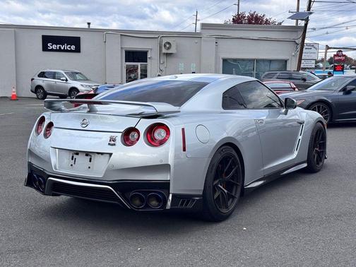 2020 Nissan GT-R Premium