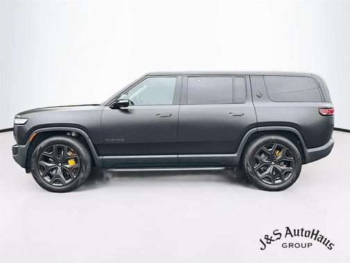 Black 2023 Rivian R1S Adventure Quad Motor Large Pack