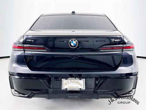 2024 BMW 740 i xDrive