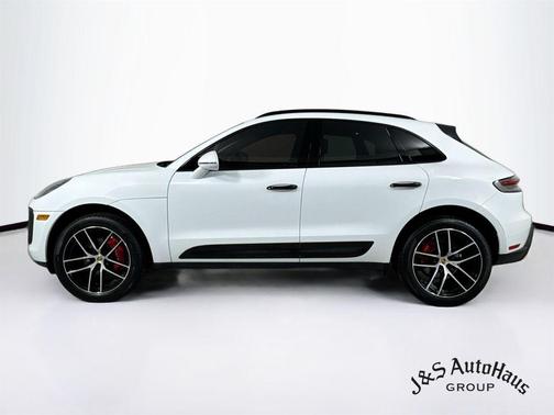 Carrara White Metallic 2022 Porsche Macan S
