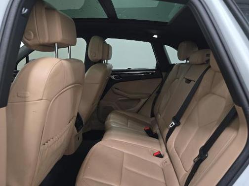 Carrara White Metallic 2022 Porsche Macan S