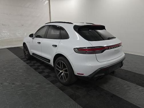 Carrara White Metallic 2022 Porsche Macan S