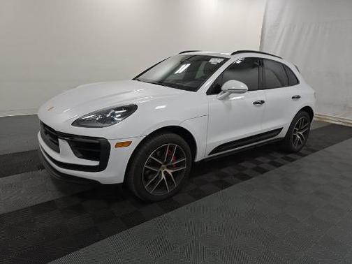 Carrara White Metallic 2022 Porsche Macan S