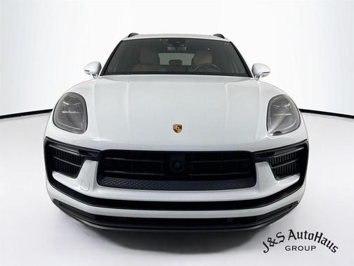 Carrara White Metallic 2022 Porsche Macan S