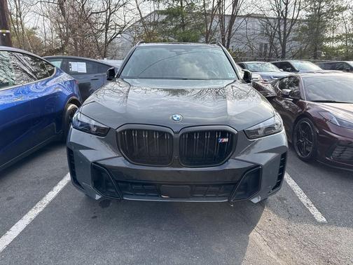 2025 BMW X5 M60i