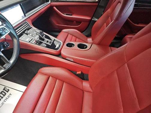 2020 Porsche Panamera GTS