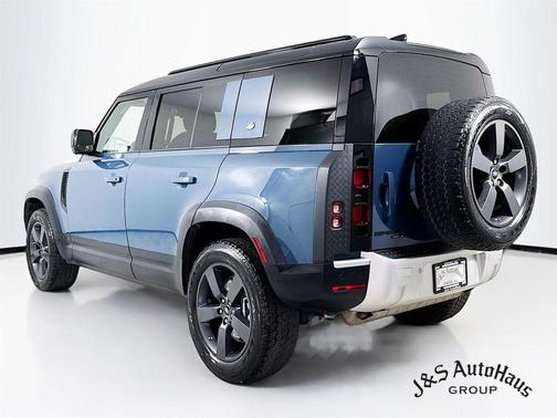 2020 Land Rover Defender 110 SE
