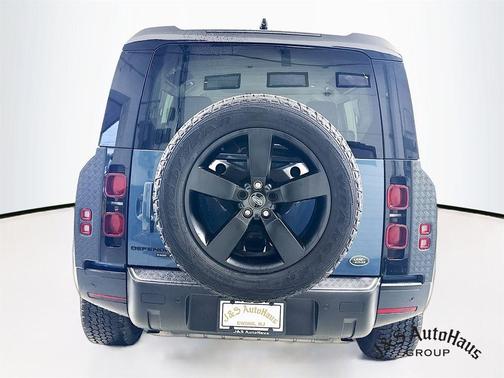 2020 Land Rover Defender 110 SE