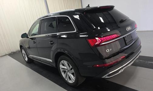 2022 Audi Q7 55 Premium Plus