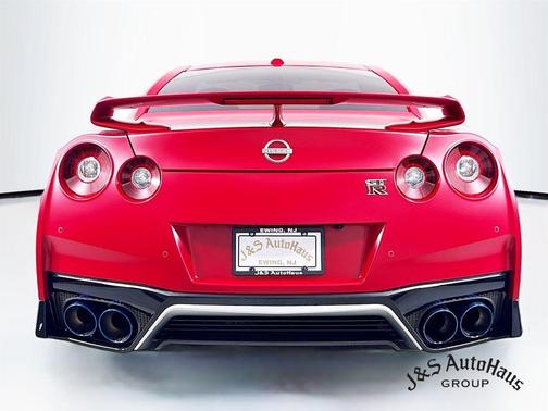 2023 Nissan GT-R Premium