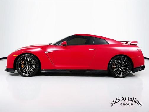 2023 Nissan GT-R Premium