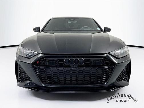 Mythos Black Metallic 2022 Audi RS 7 4.0T quattro