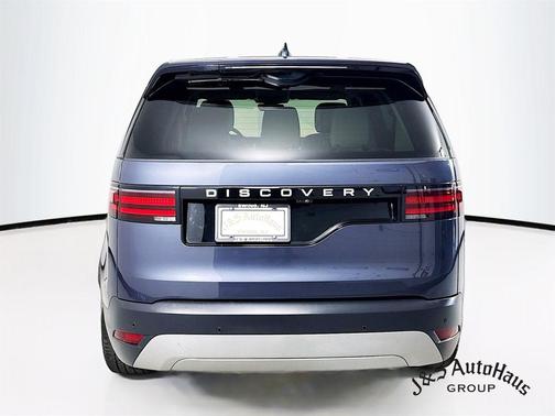 Varesine Blue 2024 Land Rover Discovery P300 S