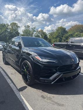 2022 Lamborghini Urus 