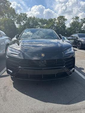 2022 Lamborghini Urus 