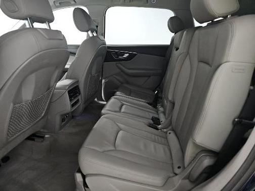 2022 Audi Q7 55 Premium Plus