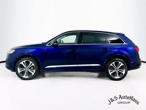 2022 Audi Q7 55 Premium Plus
