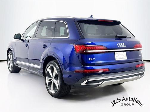 2022 Audi Q7 55 Premium Plus