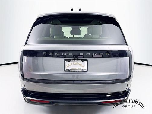 Eiger Grey 2025 Land Rover Range Rover P550e SE