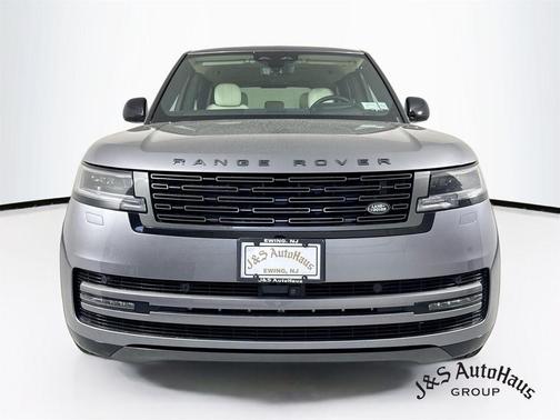 Eiger Grey 2025 Land Rover Range Rover P550e SE
