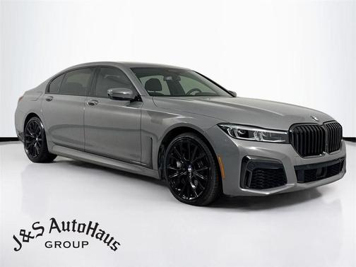 Bernina Gray Amber Effect Metallic 2022 BMW 750 i xDrive