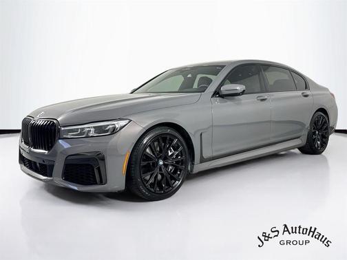 Bernina Gray Amber Effect Metallic 2022 BMW 750 i xDrive