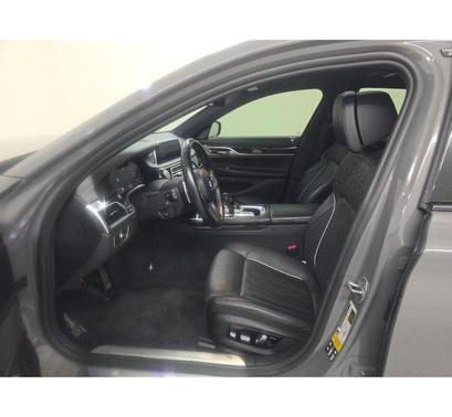 Bernina Gray Amber Effect Metallic 2022 BMW 750 i xDrive