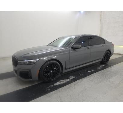 Bernina Gray Amber Effect Metallic 2022 BMW 750 i xDrive