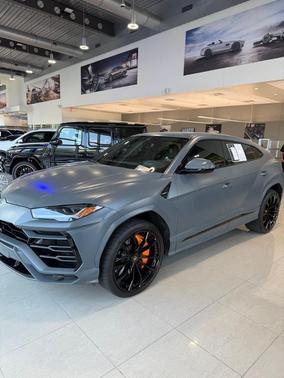 2022 Lamborghini Urus Base