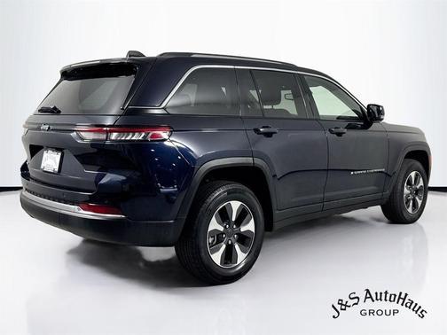 Midnight Sky 2022 Jeep Grand Cherokee 4xe Base