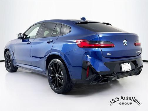 2022 BMW X4 M40i