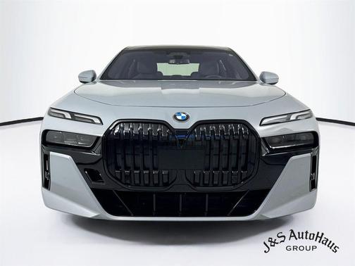 Brooklyn Gray Metallic 2023 BMW 760 760i xDrive