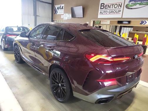 2021 BMW X6 M50i