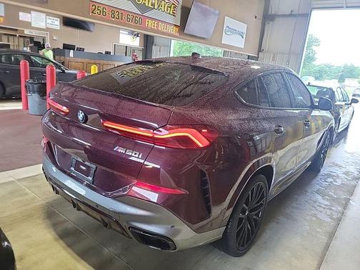 2021 BMW X6 M50i