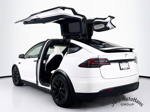 2022 Tesla Model X Base