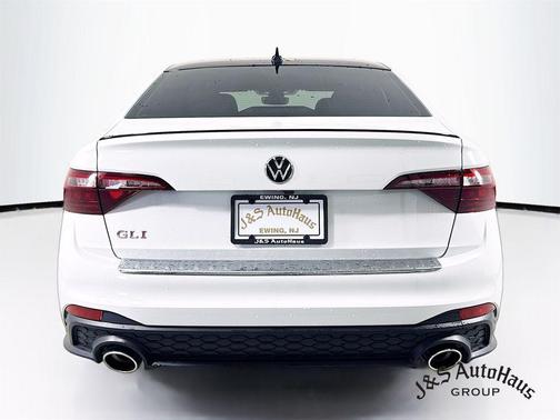 2024 Volkswagen Jetta GLI 2.0T Autobahn