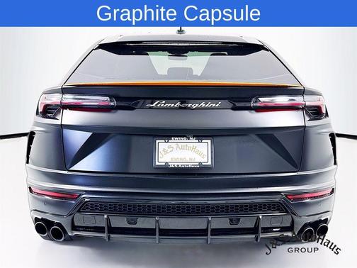 2022 Lamborghini Urus Graphite Capsule