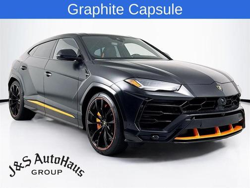 2022 Lamborghini Urus Graphite Capsule