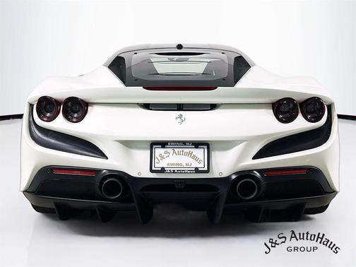 2022 Ferrari F8 Tributo Base