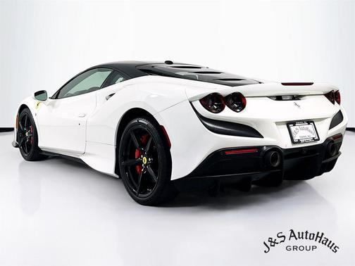 2022 Ferrari F8 Tributo Base