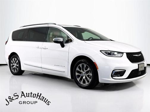 Bright White Clearcoat 2025 Chrysler Pacifica Hybrid Pinnacle