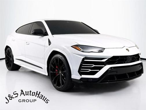 2022 Lamborghini Urus Base