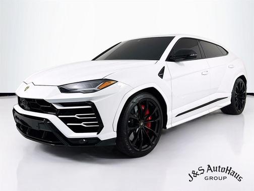 2022 Lamborghini Urus Base