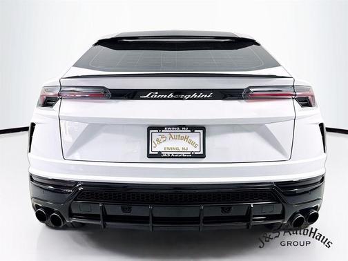 2022 Lamborghini Urus Base
